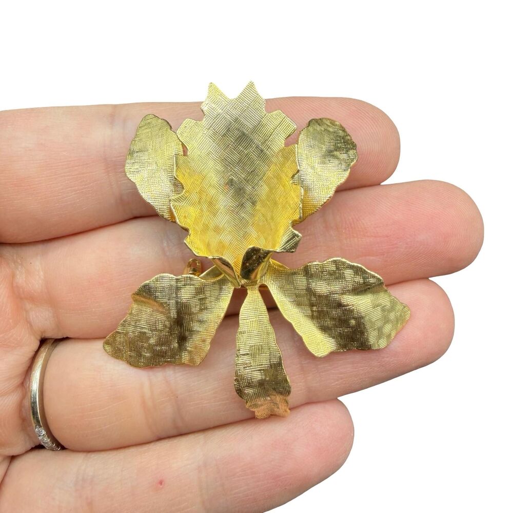 Vintage Jewelry Gold Tone Iris Brooch Gold Flower Pin